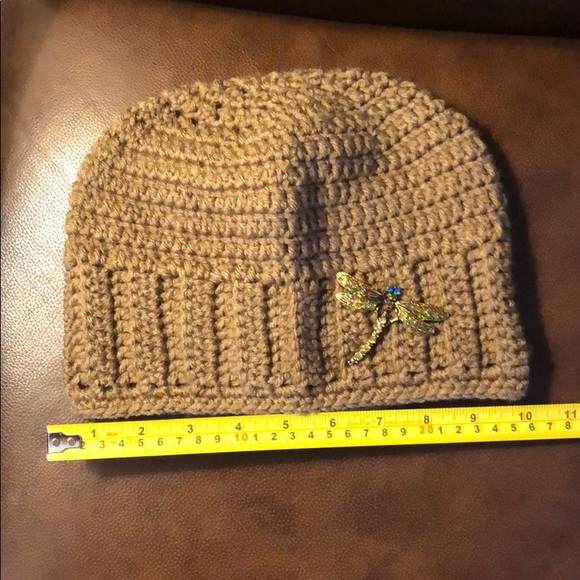 Dragonfly brooch winter hat size adult or teen New hand crochet by me #358 - Picture 4 of 4